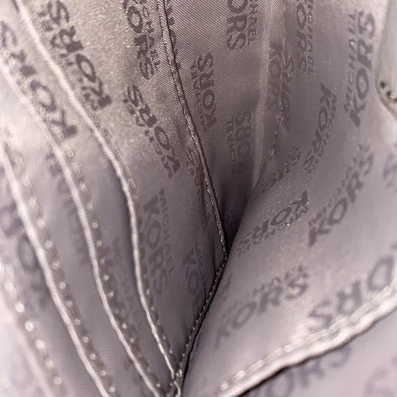 Michael Kors wristlet - Picture 10 of 14